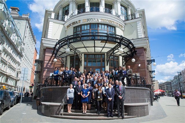 国立高等经济大学.png